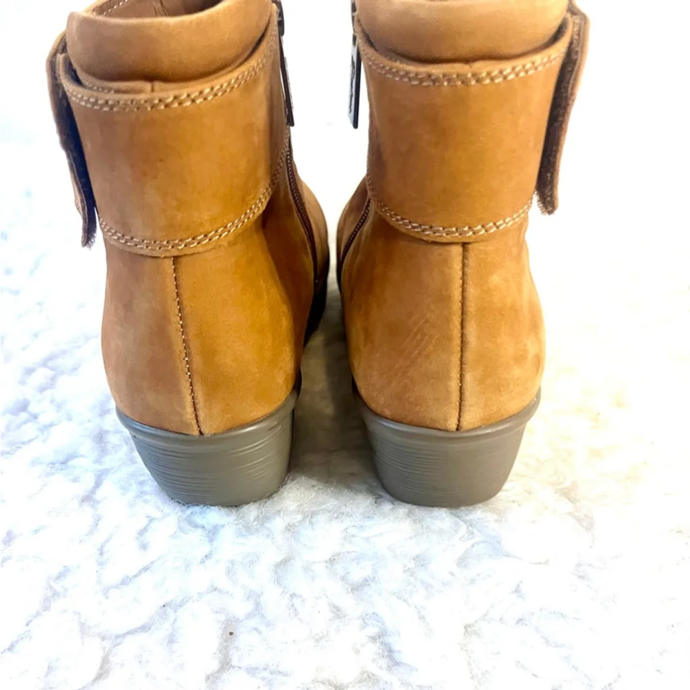 Skechers Suede Parallel Wedge Ankle Boots in Taupe Women Size 10M